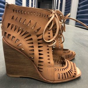 Pinky beige summer wedges